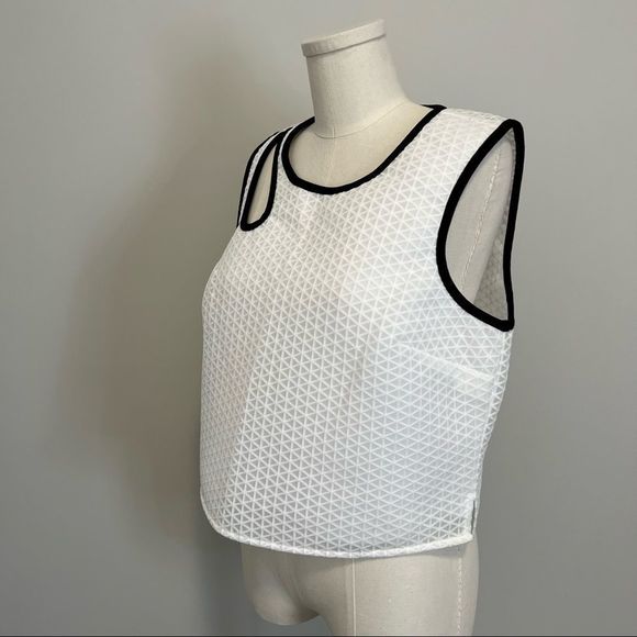 NWT BCBGeneration Blouse Cut  Out Neckline - Picture 4 of 11